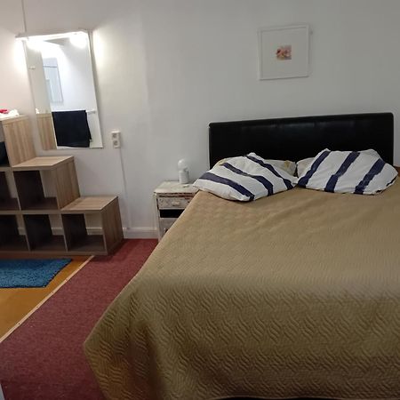 Gazelle Guest House And Art Gallery Ruffec  Bagian luar foto